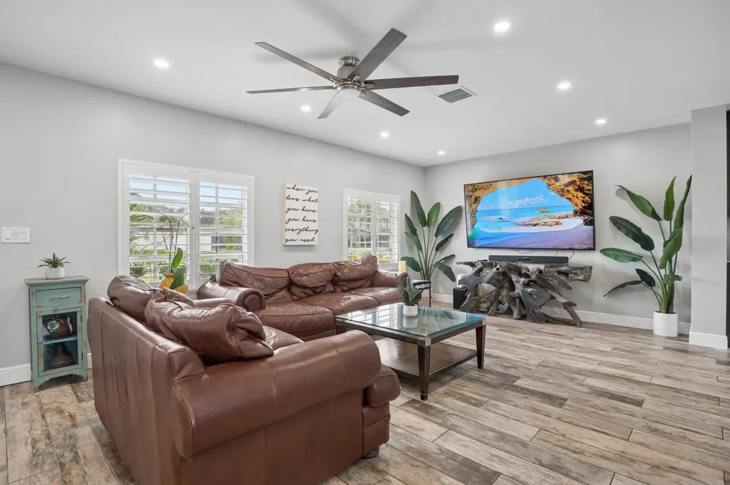 4601 W Hawthorne Circle Hollywood FL 33021