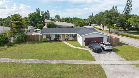 4601 W Hawthorne Circle Hollywood FL 33021