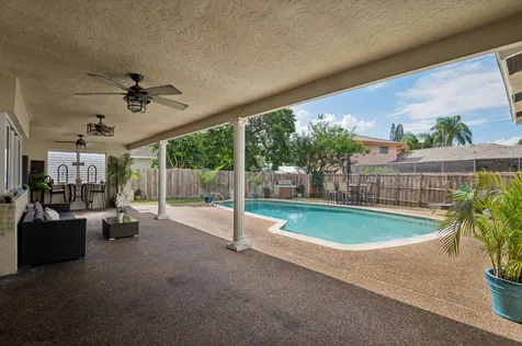 4601 W Hawthorne Circle Hollywood FL 33021