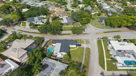 4601 W Hawthorne Circle Hollywood FL 33021