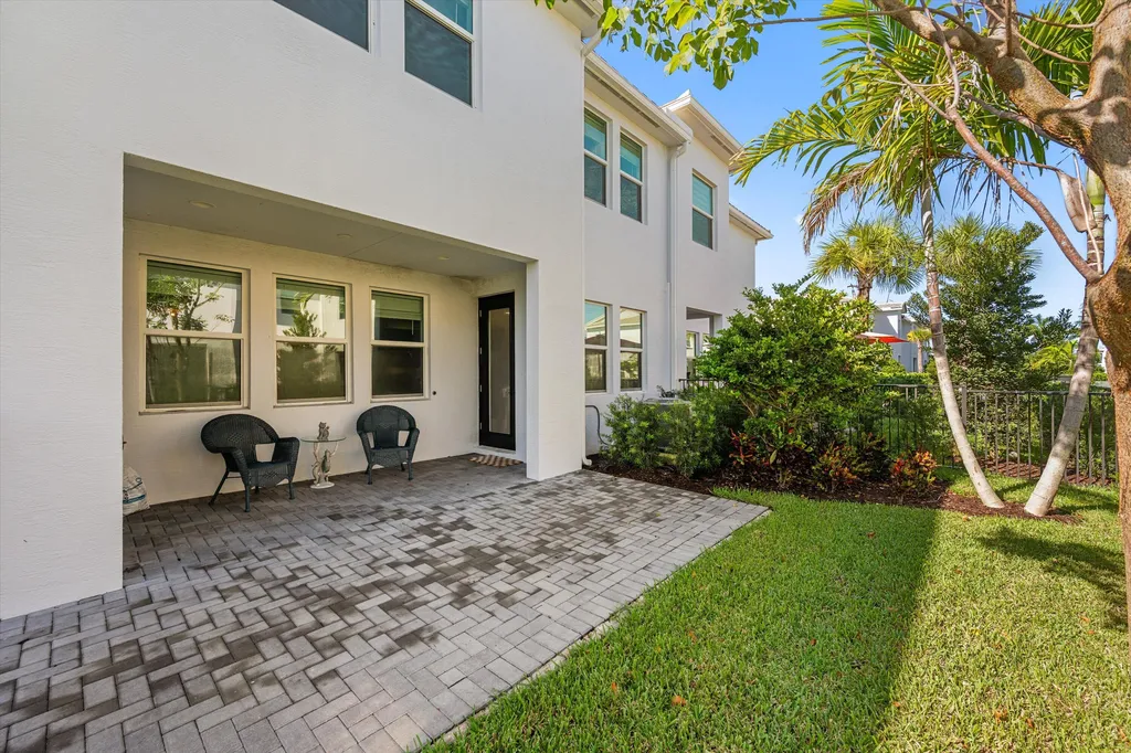 16423 Helix Court Westlake FL 33470