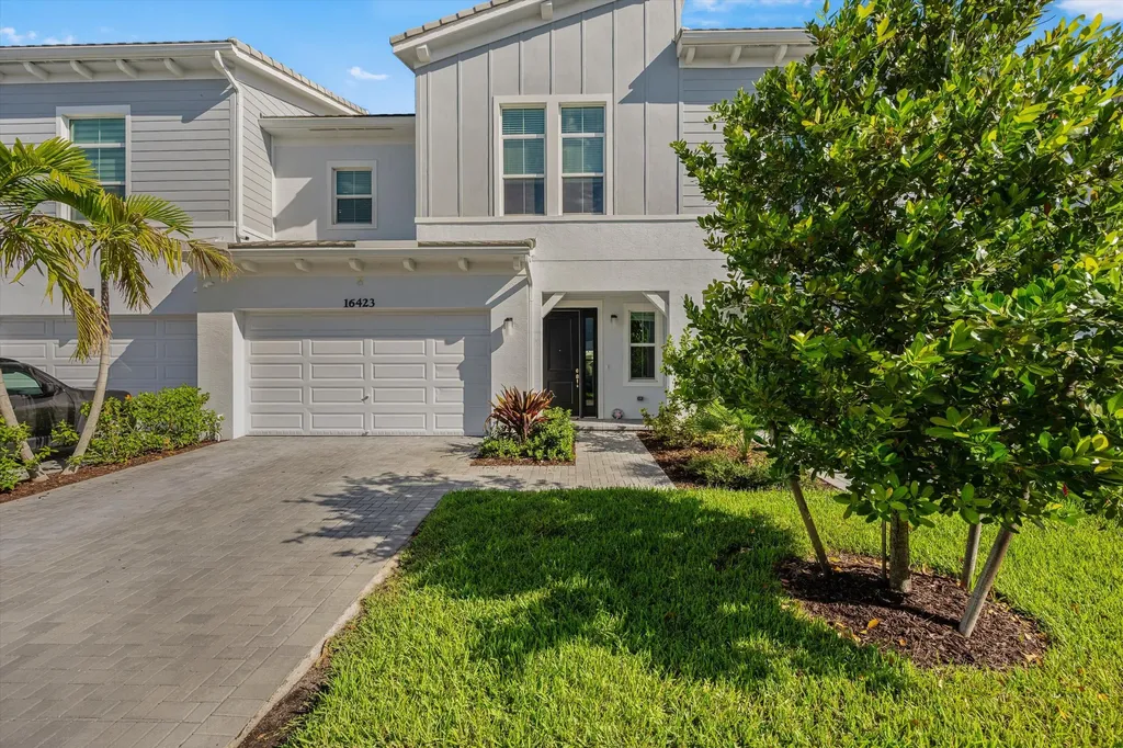 16423 Helix Court Westlake FL 33470