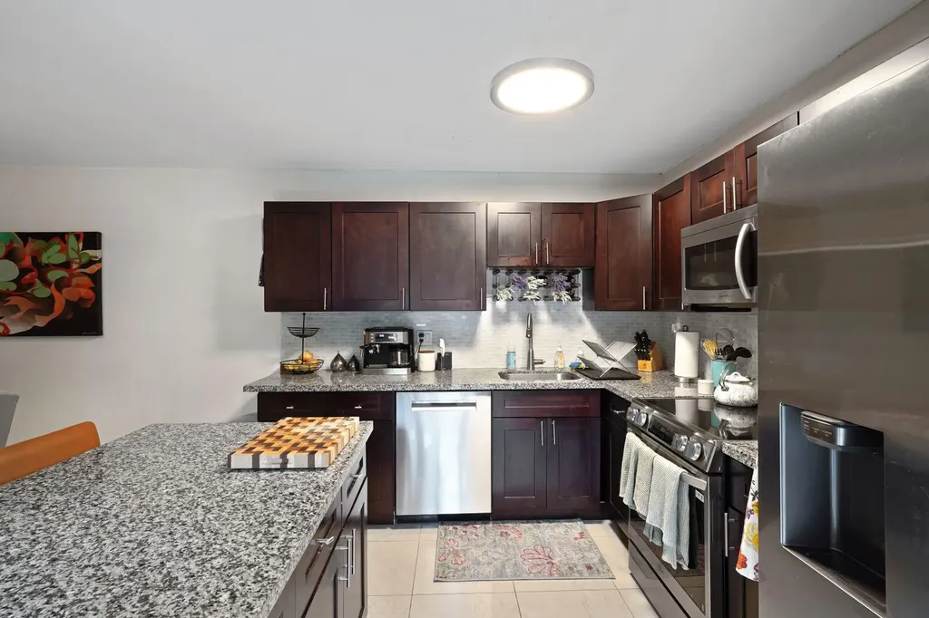 8910 SW 20th Place Davie FL 33324