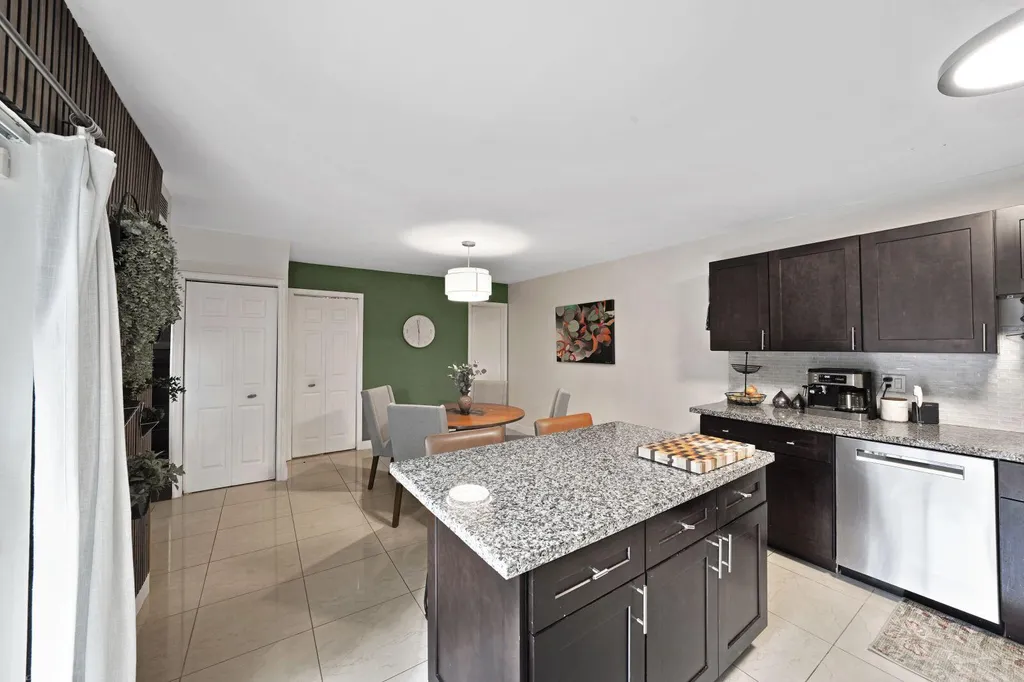 8910 SW 20th Place Davie FL 33324