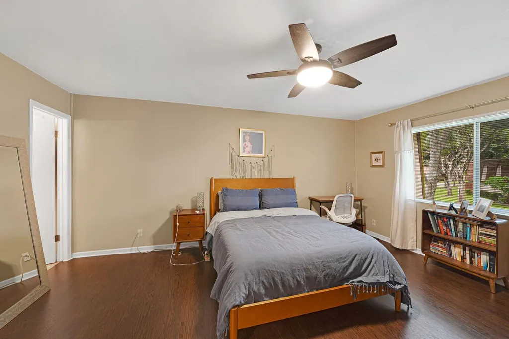 8910 SW 20th Place Davie FL 33324