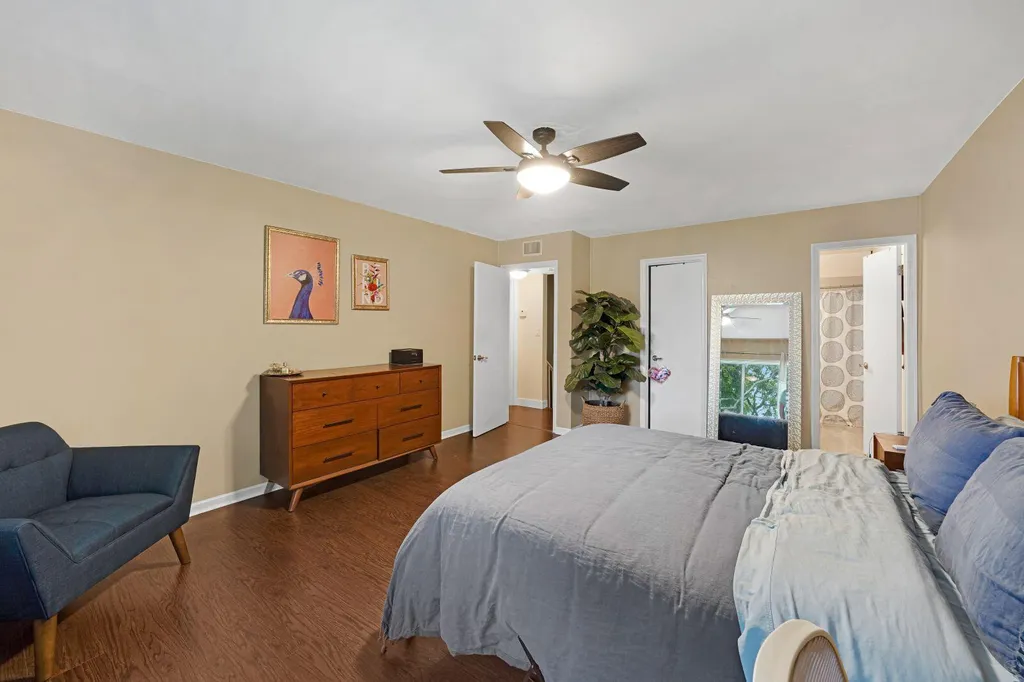 8910 SW 20th Place Davie FL 33324