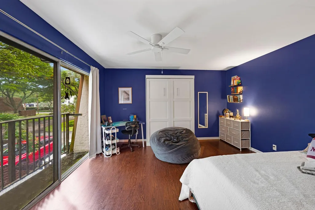 8910 SW 20th Place Davie FL 33324