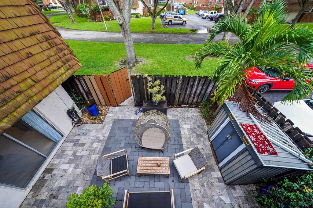8910 SW 20th Place Davie FL 33324