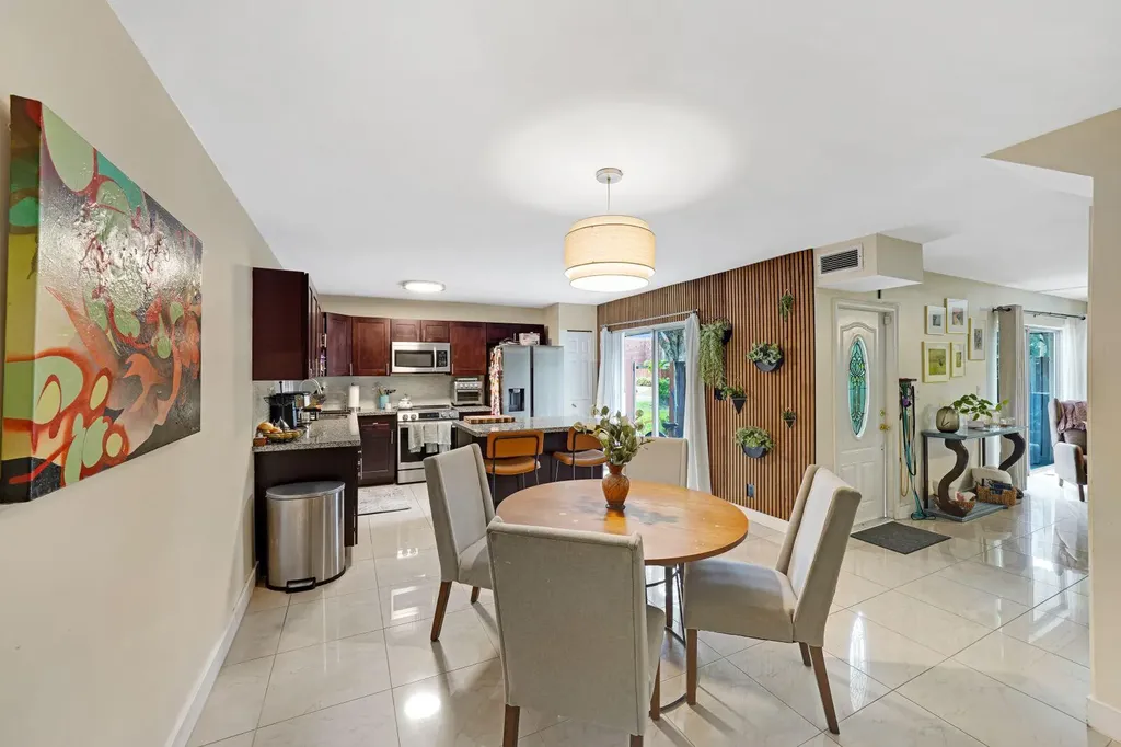 8910 SW 20th Place Davie FL 33324