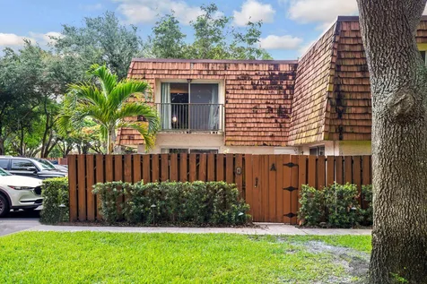 8910 SW 20th Place Davie FL 33324