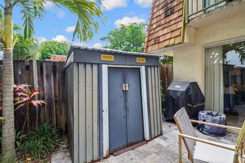 8910 SW 20th Place Davie FL 33324
