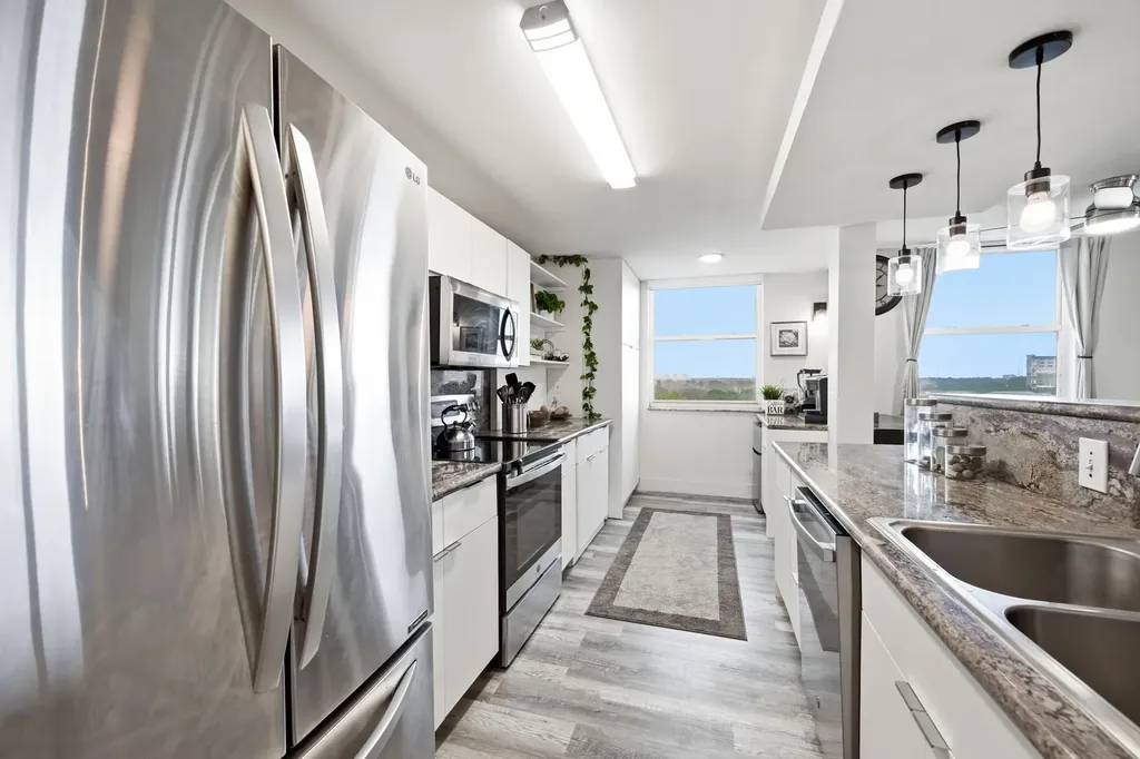 4400 Hillcrest Drive Hollywood FL 33021