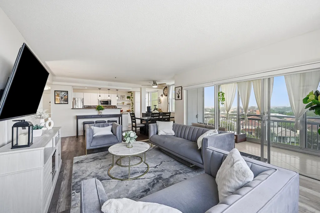 4400 Hillcrest Drive Hollywood FL 33021
