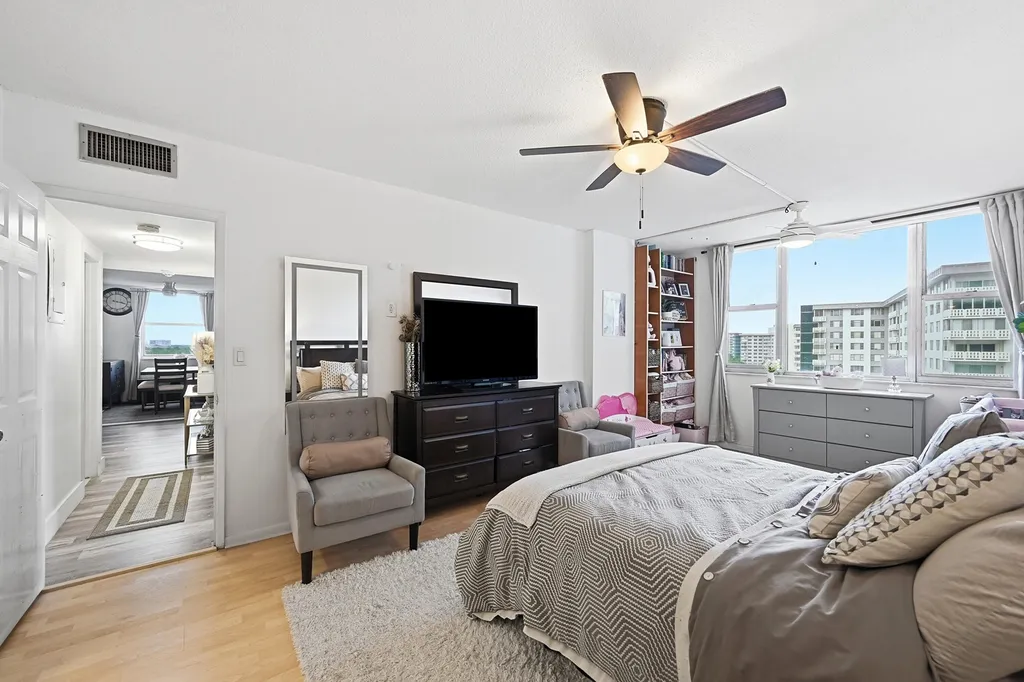 4400 Hillcrest Drive Hollywood FL 33021