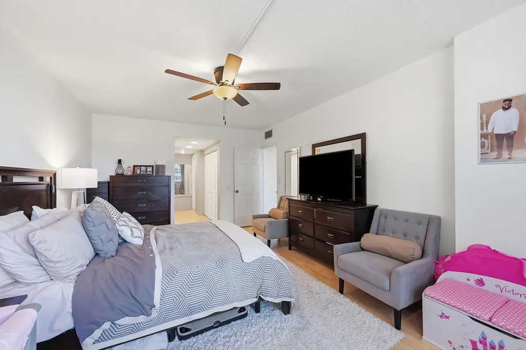 4400 Hillcrest Drive Hollywood FL 33021