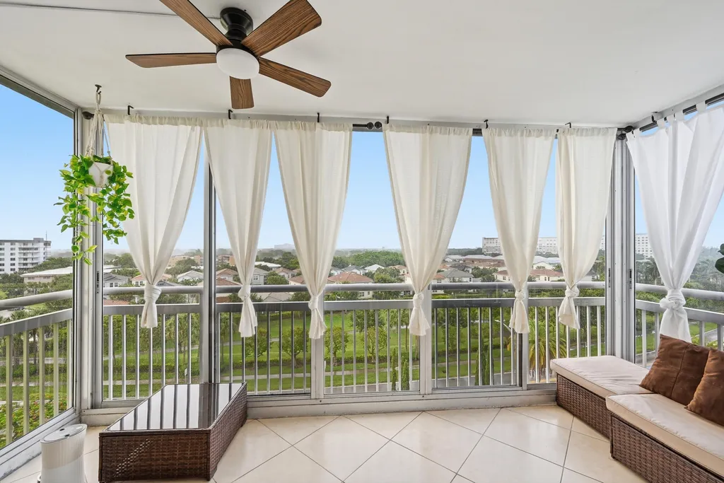 4400 Hillcrest Drive Hollywood FL 33021