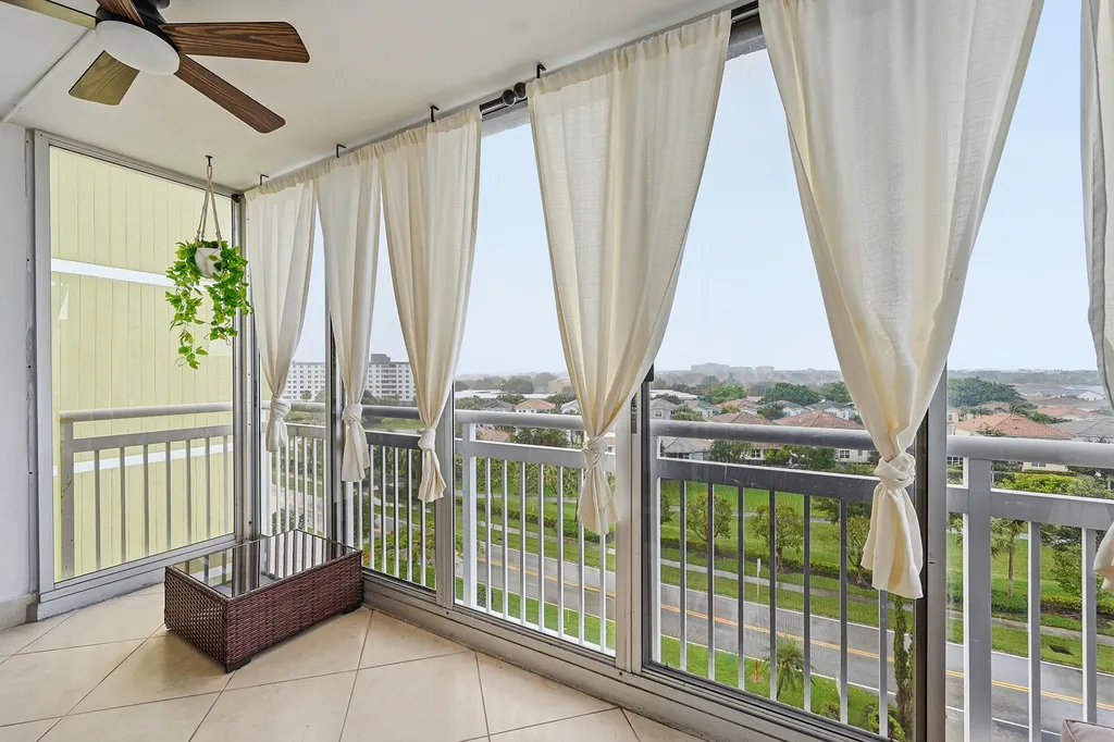 4400 Hillcrest Drive Hollywood FL 33021