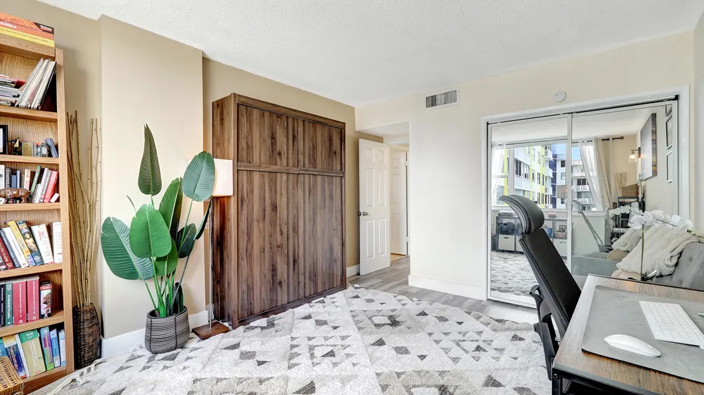 4400 Hillcrest Drive Hollywood FL 33021