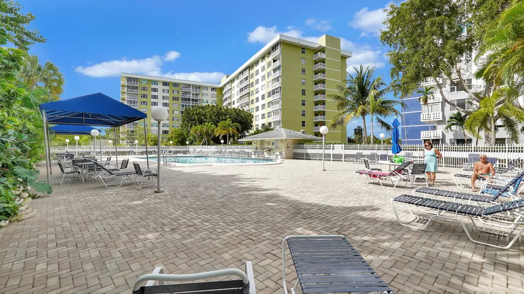 4400 Hillcrest Drive Hollywood FL 33021
