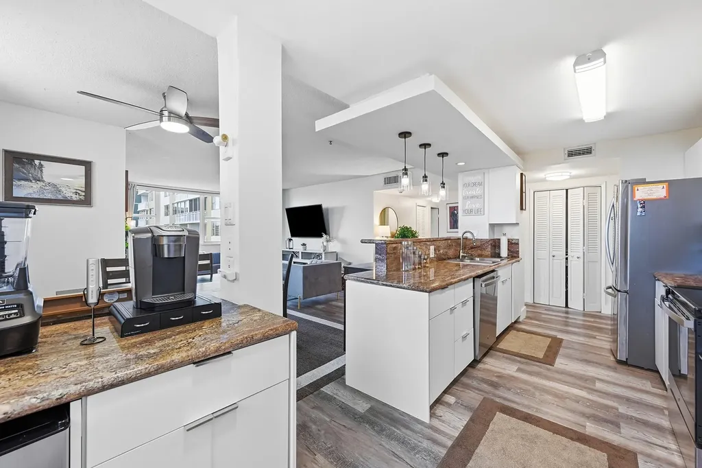 4400 Hillcrest Drive Hollywood FL 33021