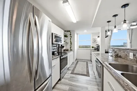 4400 Hillcrest Drive Hollywood FL 33021