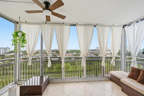 4400 Hillcrest Drive Hollywood FL 33021