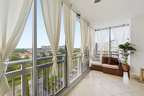 4400 Hillcrest Drive Hollywood FL 33021