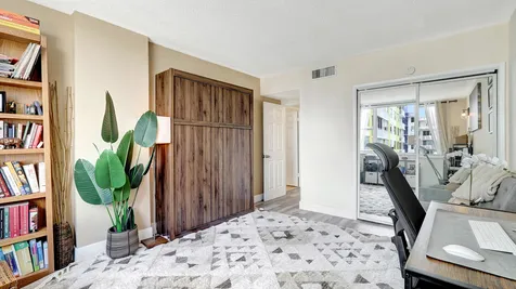 4400 Hillcrest Drive Hollywood FL 33021