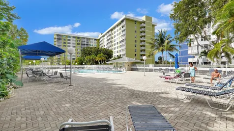 4400 Hillcrest Drive Hollywood FL 33021
