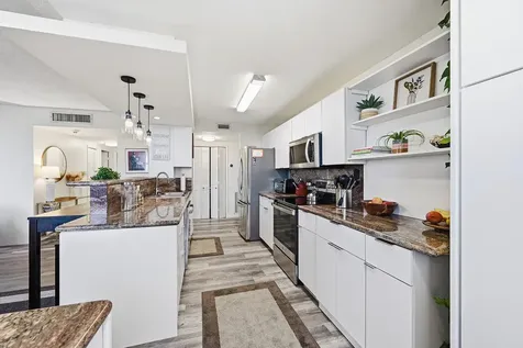 4400 Hillcrest Drive Hollywood FL 33021