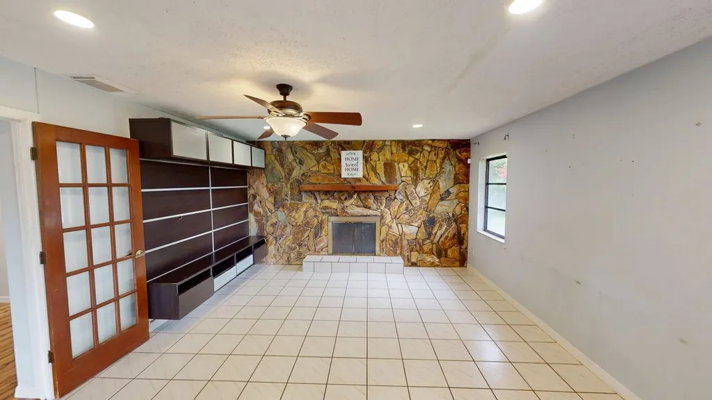 1841 SE Camden Street Port St Lucie FL 34952