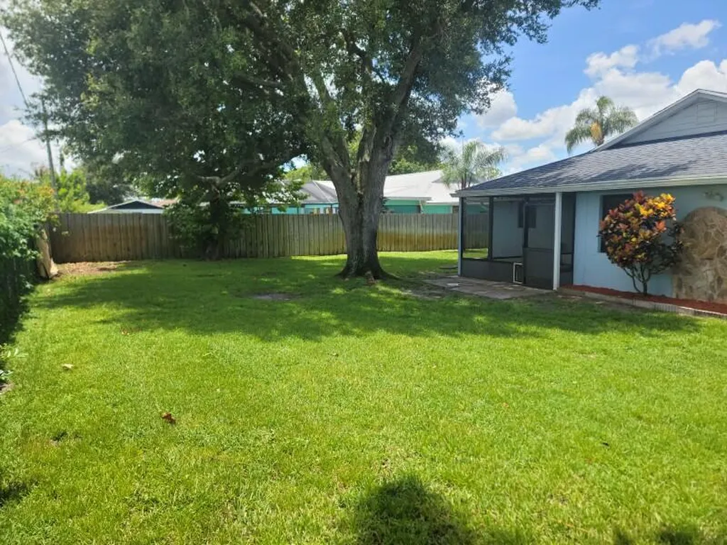 1841 SE Camden Street Port St Lucie FL 34952