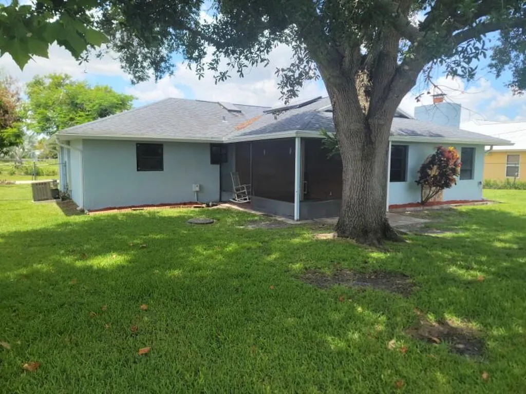 1841 SE Camden Street Port St Lucie FL 34952