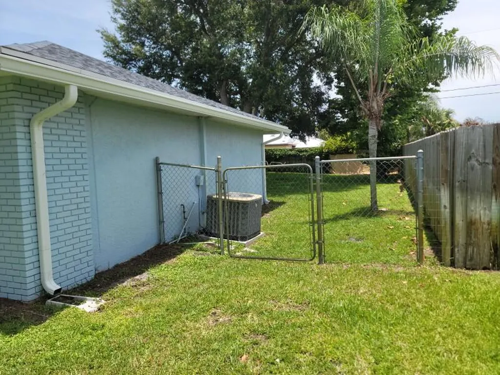 1841 SE Camden Street Port St Lucie FL 34952