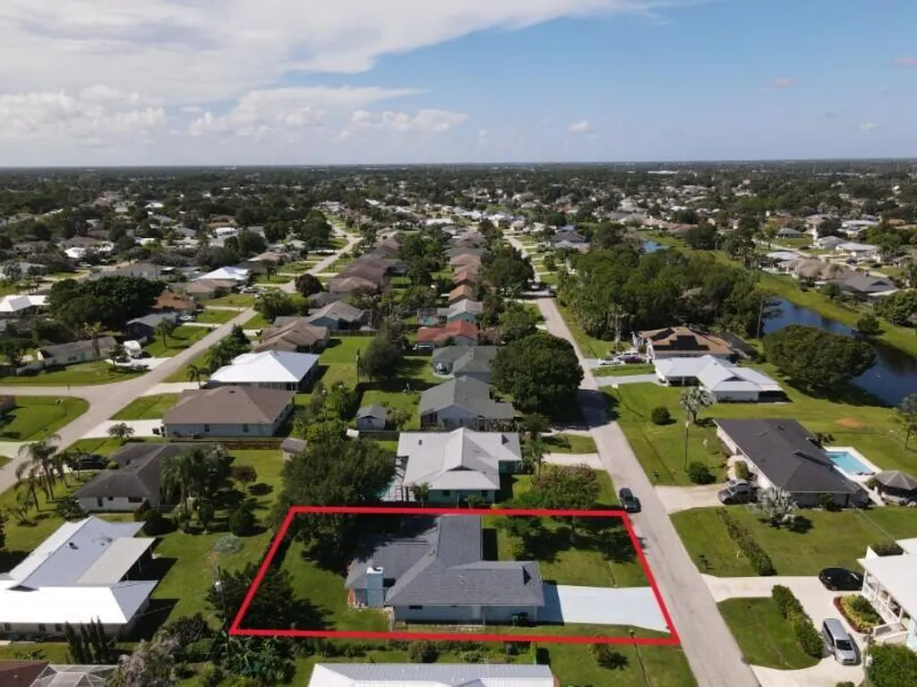 1841 SE Camden Street Port St Lucie FL 34952