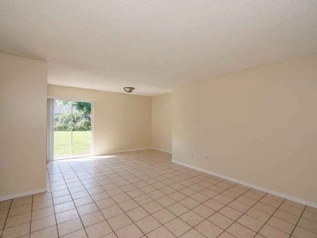 1190 SE Puritan Lane Port St Lucie FL 34983