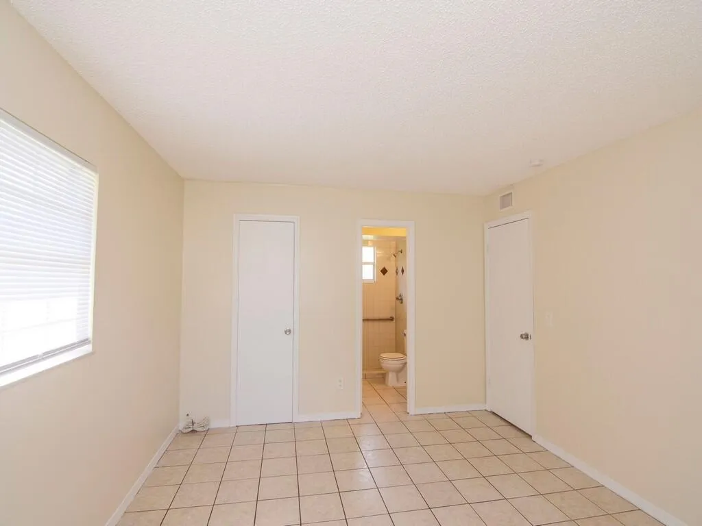 1190 SE Puritan Lane Port St Lucie FL 34983