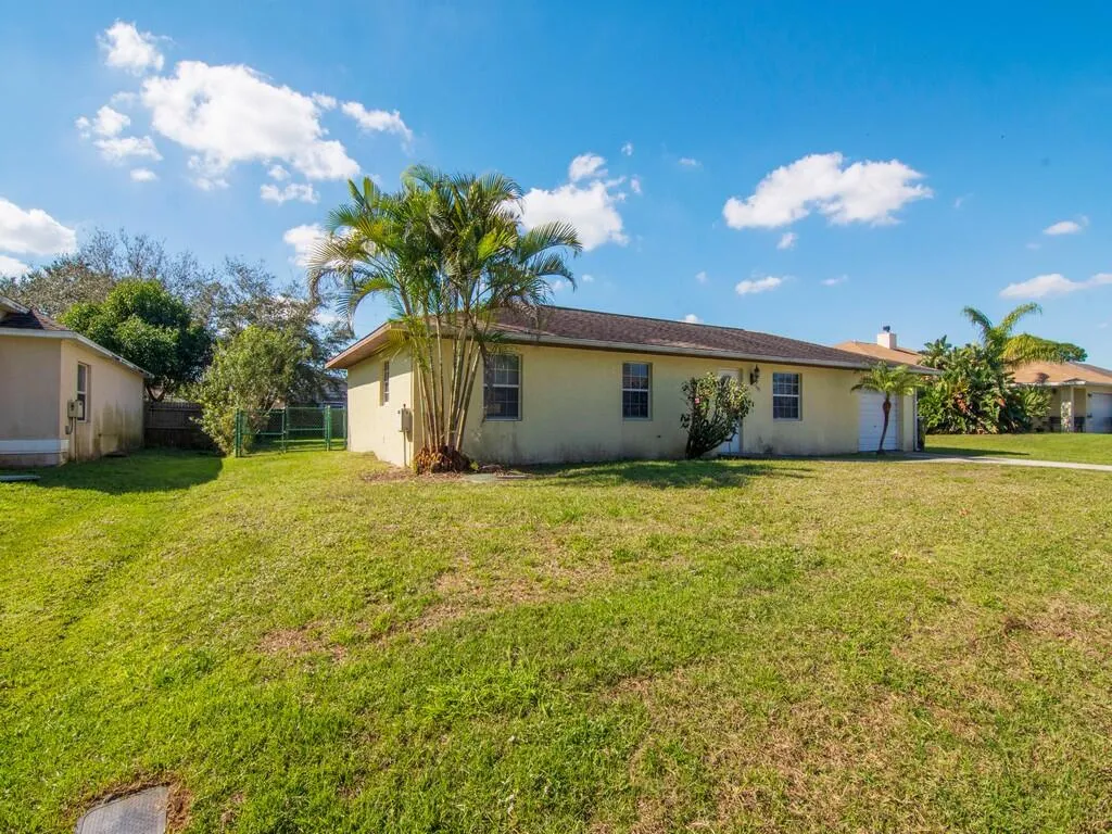 1190 SE Puritan Lane Port St Lucie FL 34983