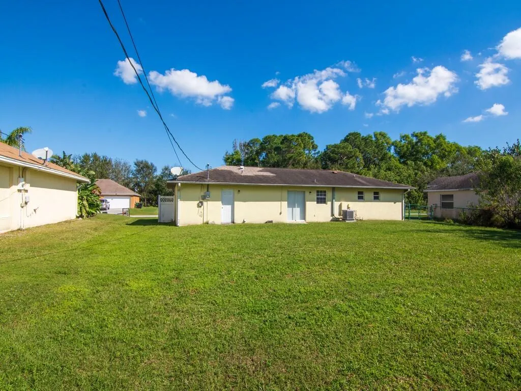 1190 SE Puritan Lane Port St Lucie FL 34983