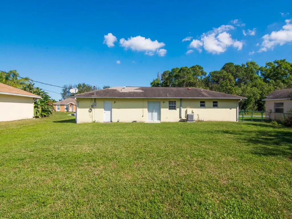 1190 SE Puritan Lane Port St Lucie FL 34983