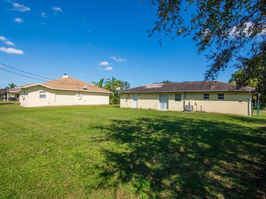 1190 SE Puritan Lane Port St Lucie FL 34983