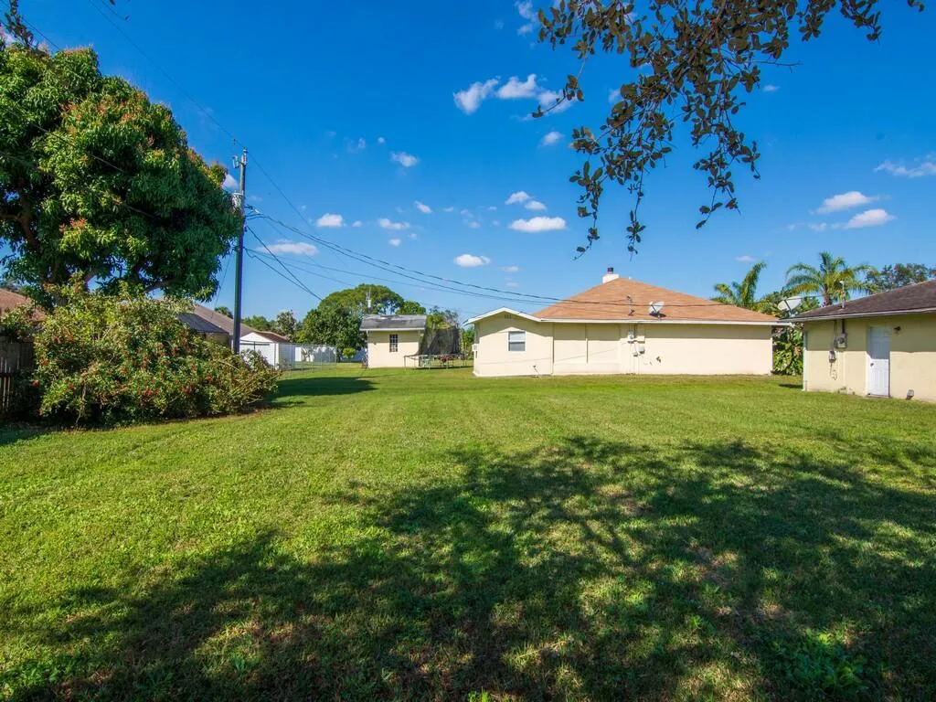 1190 SE Puritan Lane Port St Lucie FL 34983