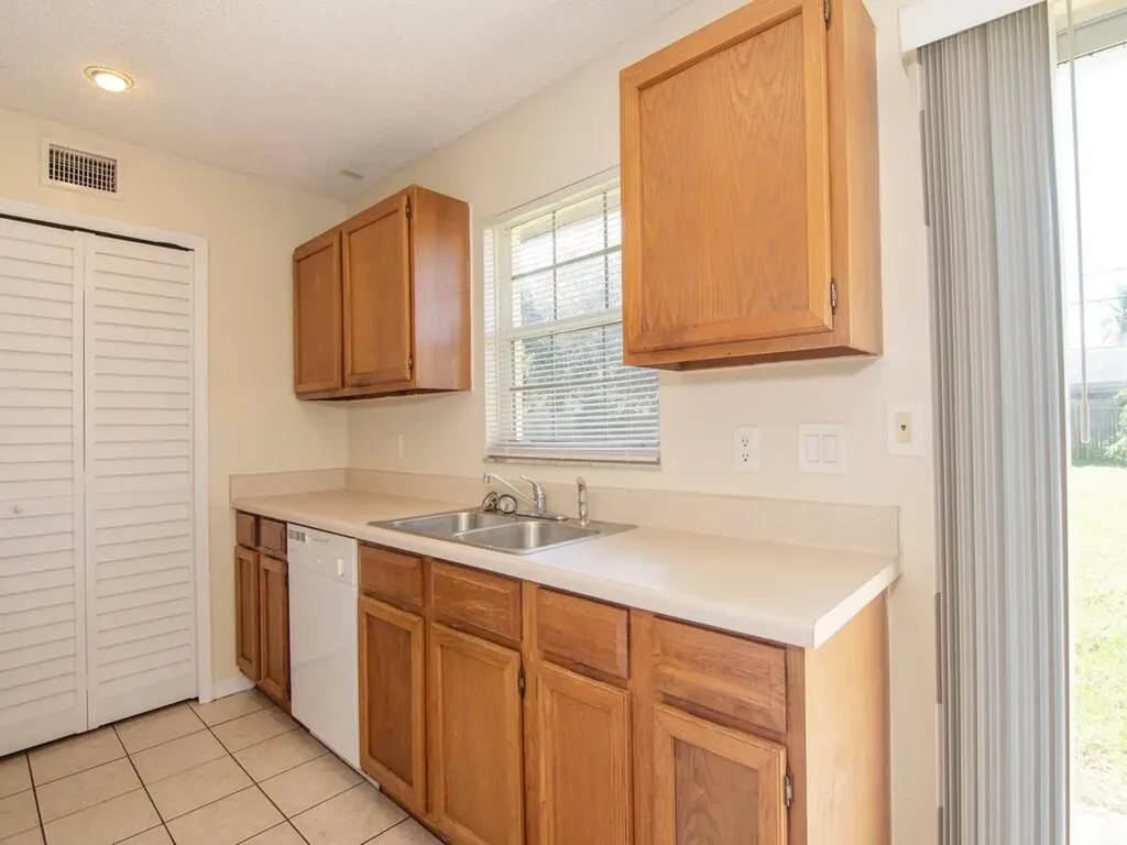 1190 SE Puritan Lane Port St Lucie FL 34983