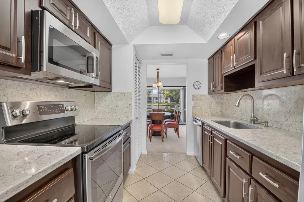 6800 Willow Wood Drive Boca Raton FL 33434
