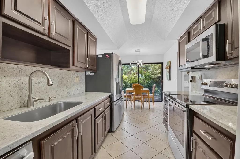 6800 Willow Wood Drive Boca Raton FL 33434