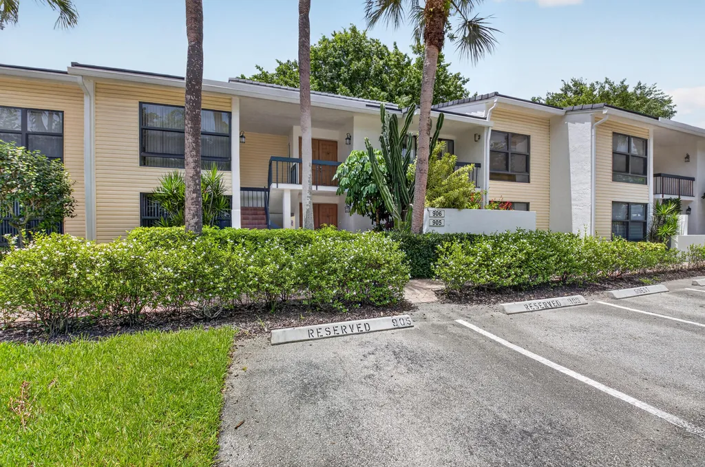 6800 Willow Wood Drive Boca Raton FL 33434