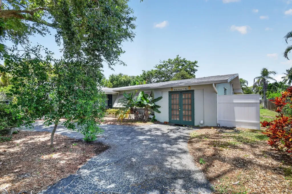 2709 SW 6th Street Boynton Beach FL 33435