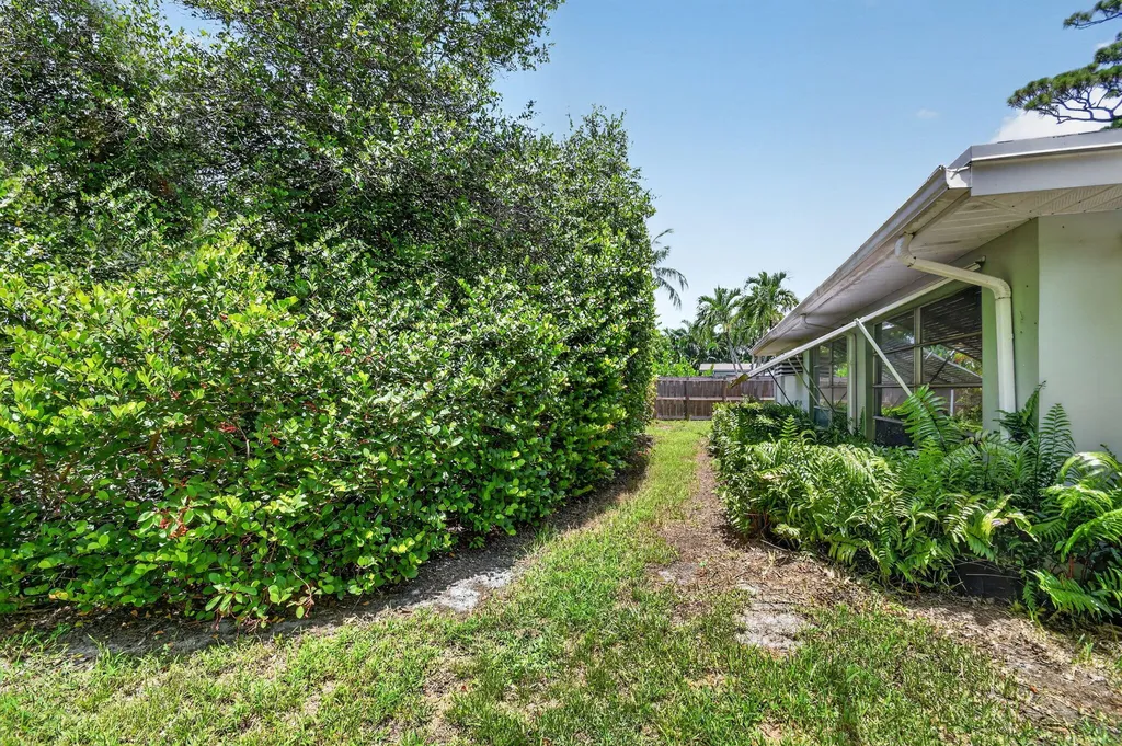 2709 SW 6th Street Boynton Beach FL 33435