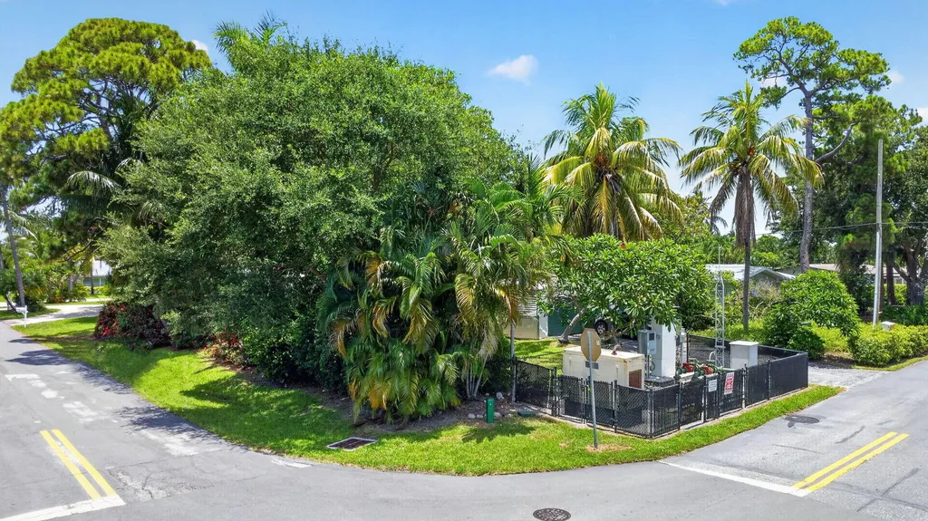 2709 SW 6th Street Boynton Beach FL 33435