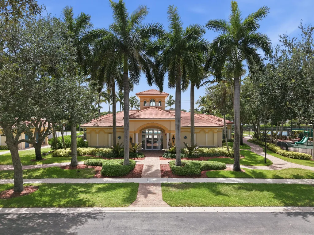 3078 N Evergreen Circle Boynton Beach FL 33426